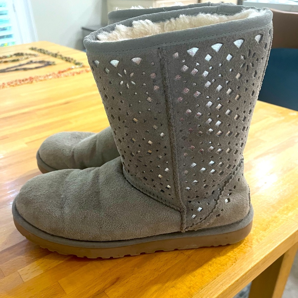 Grey Women’s Ugg boots